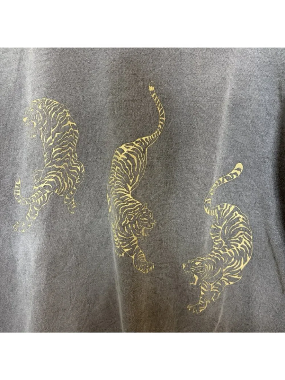 Project Social T Urban Outfitters tiger pullover sweater size S/M